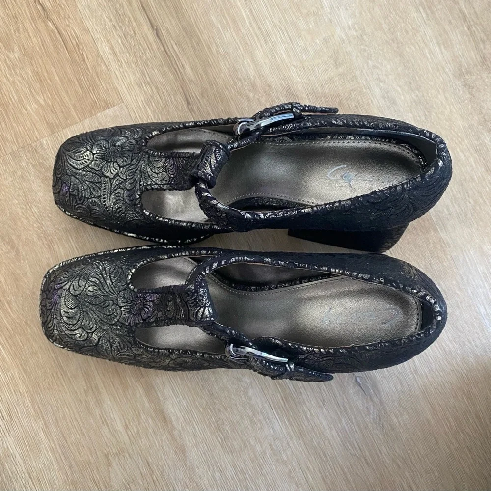Circus NY Kay Mary Janes Metallic  Pumps Silver and Black size 8